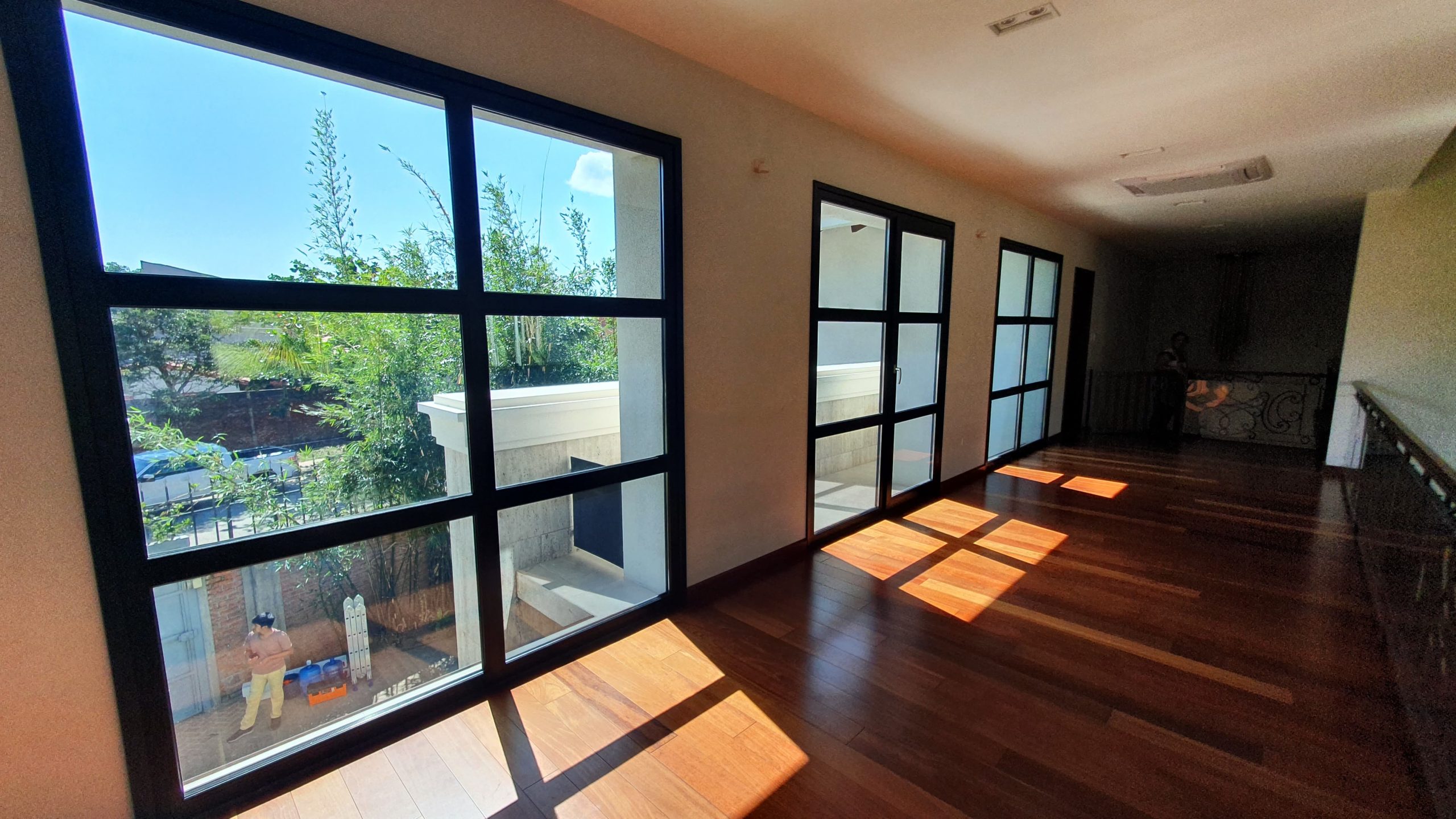 gallery grid image